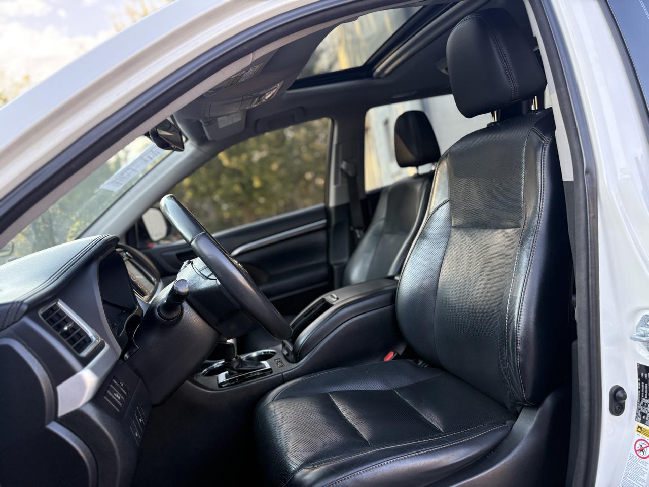Toyota Highlander FWD 4dr V6 Limited (Natl) 2015