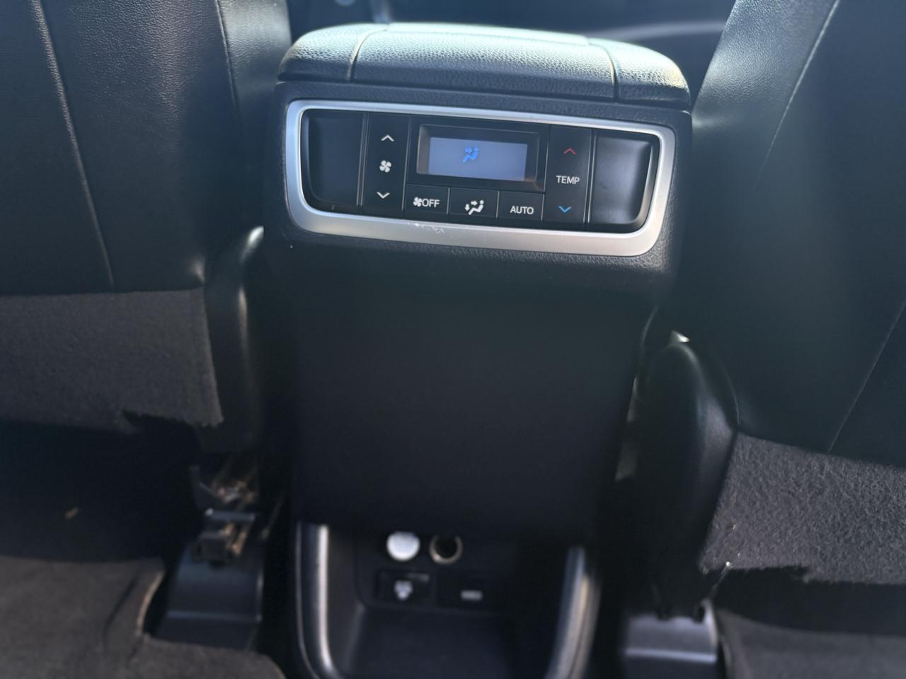 Toyota Highlander FWD 4dr V6 Limited (Natl) 2015