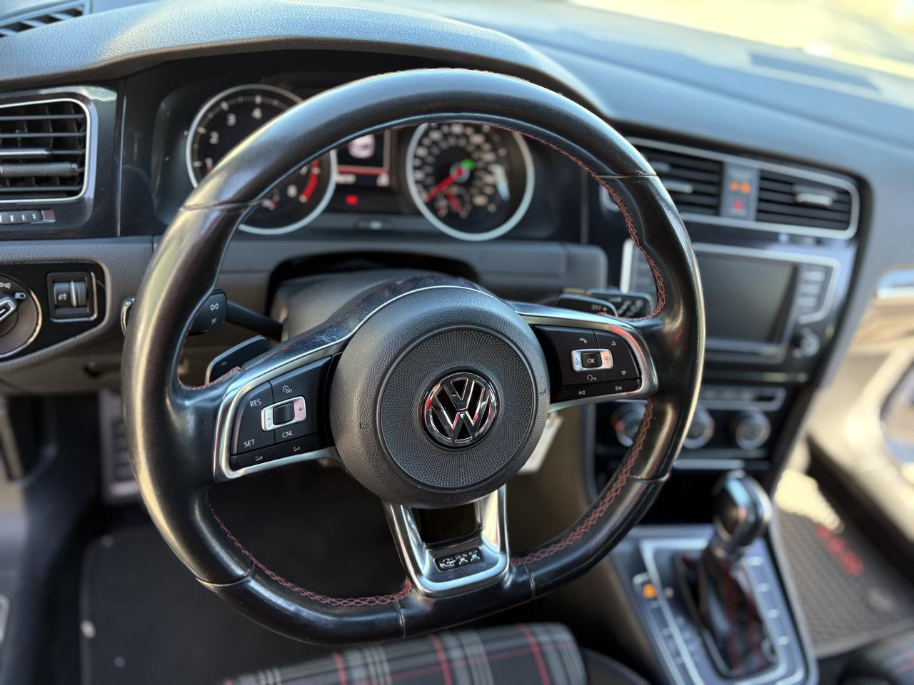 Volkswagen Golf GTI 2.0T 4-Door Autobahn DSG 2017