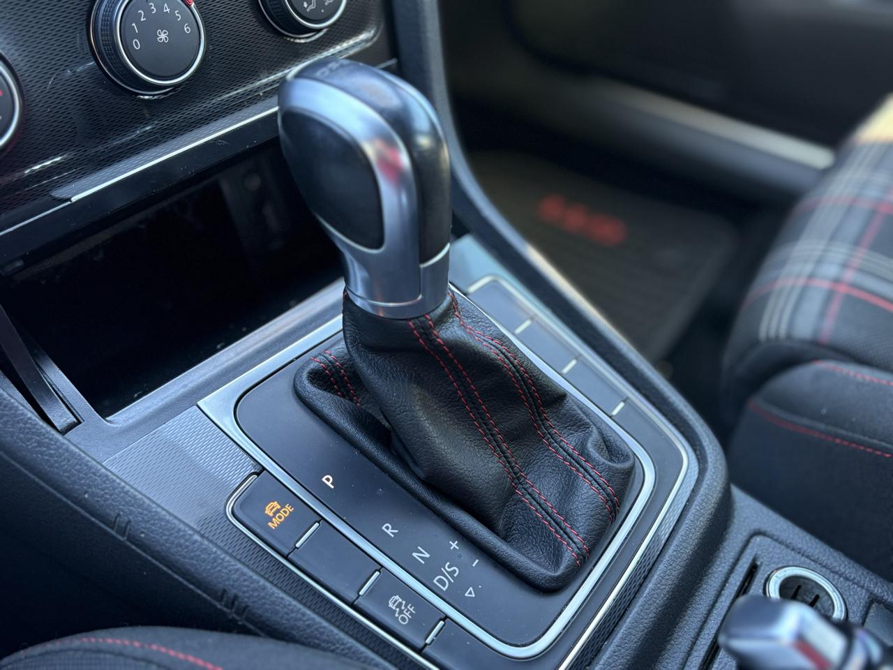 Volkswagen Golf GTI 2.0T 4-Door Autobahn DSG 2017