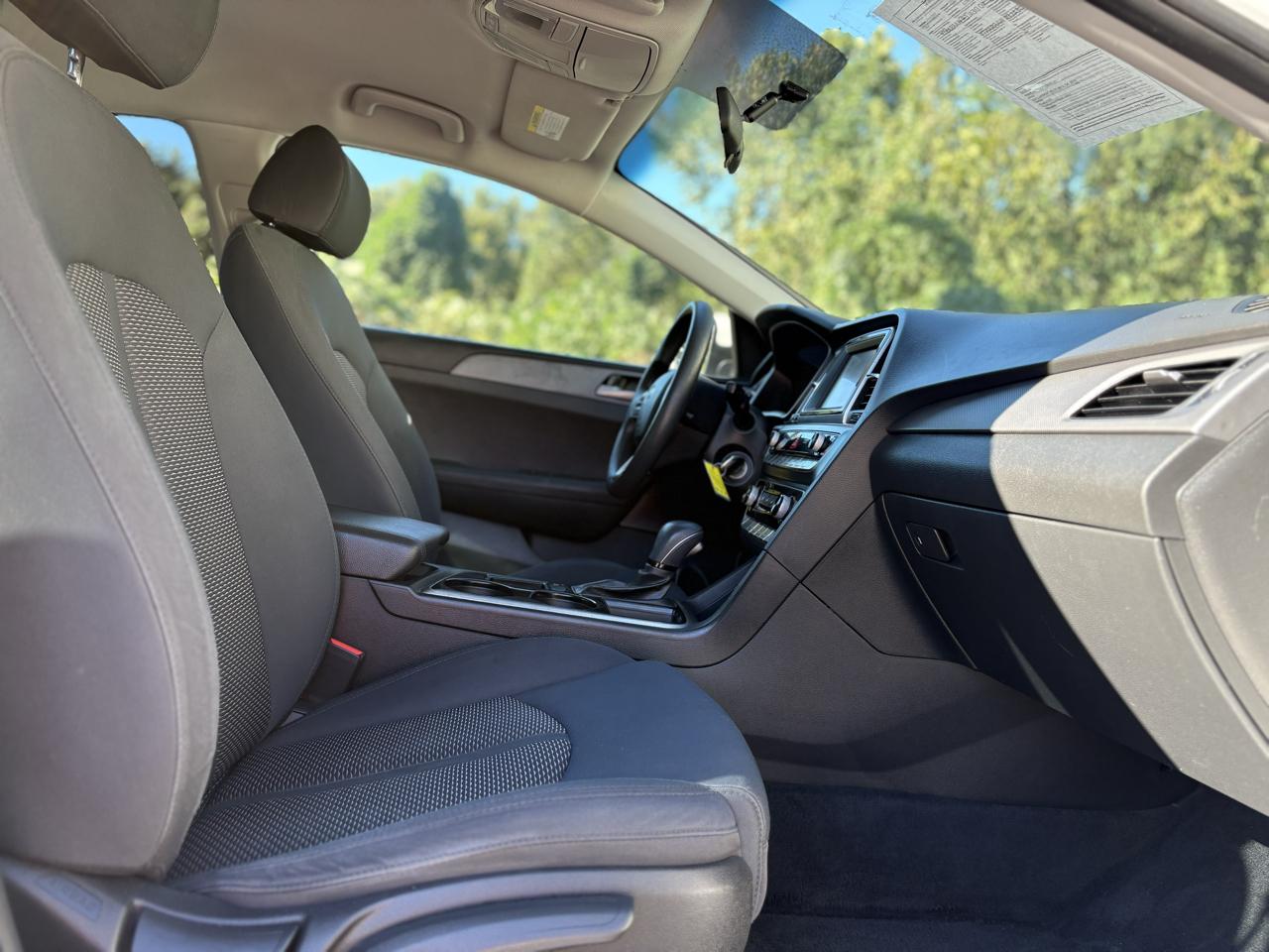 Hyundai Sonata SE 2.4L 2018