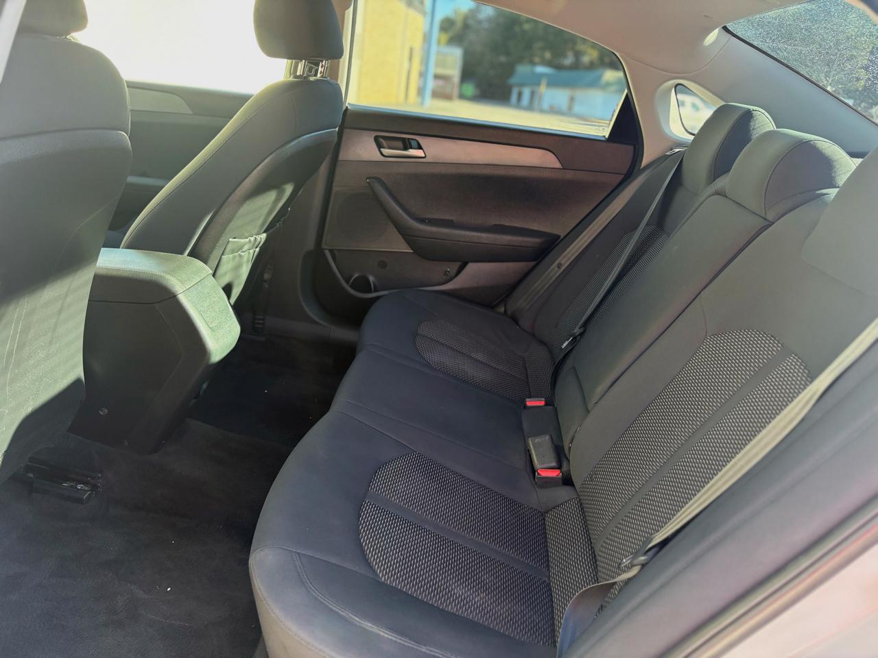 Hyundai Sonata SE 2.4L 2018