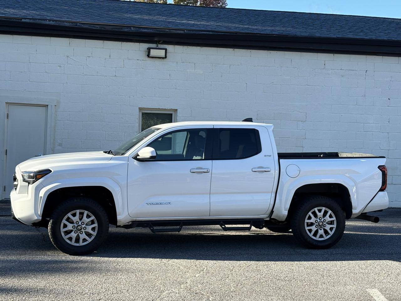 Toyota Tacoma 2WD TRD Sport Double Cab 5' Bed AT (Natl) 2024