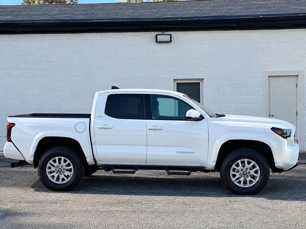 Toyota Tacoma 2WD TRD Sport Double Cab 5' Bed AT (Natl) 2024