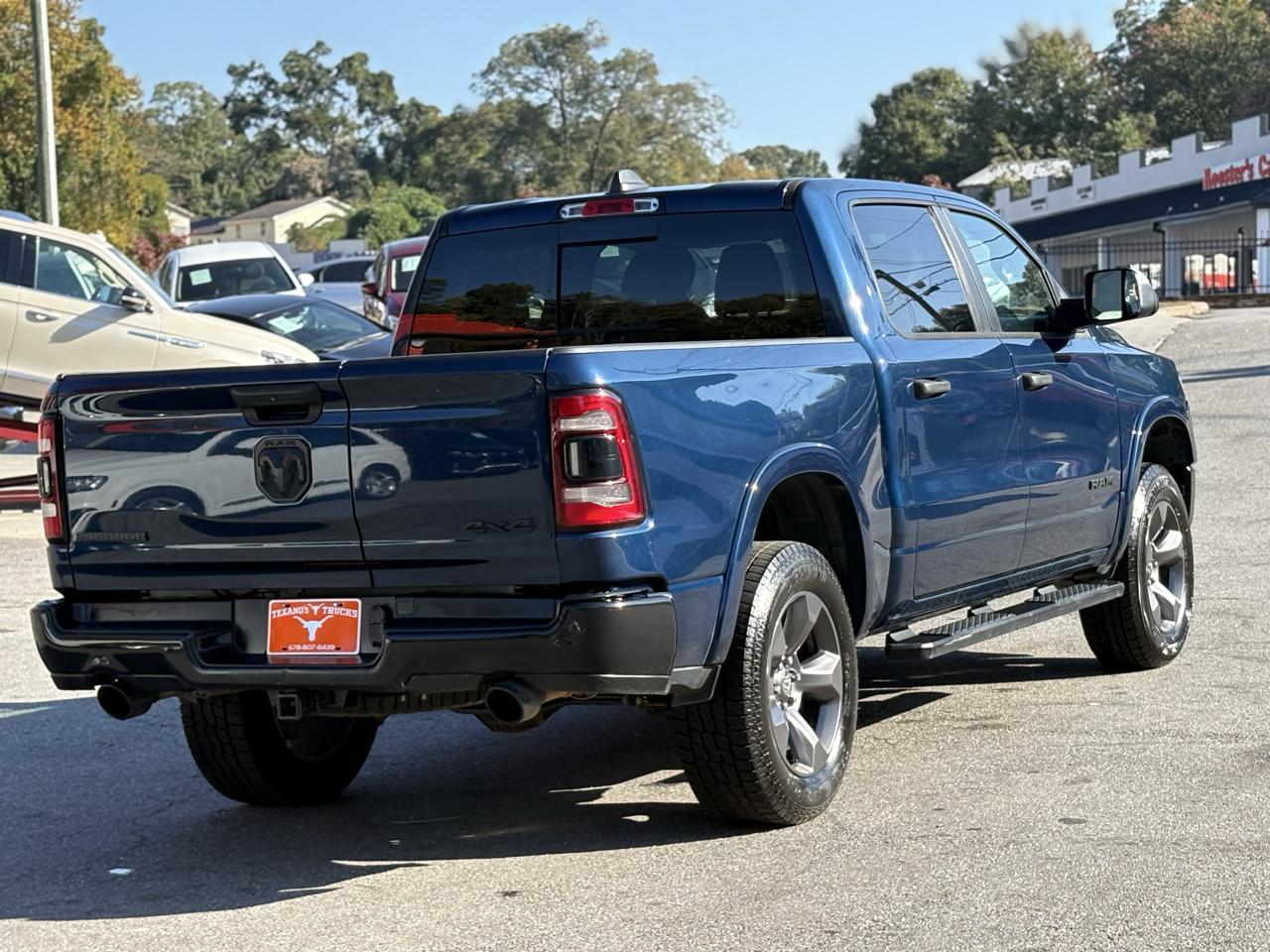 RAM 1500 Big Horn 4x4 Crew Cab 5'7" Box 2020