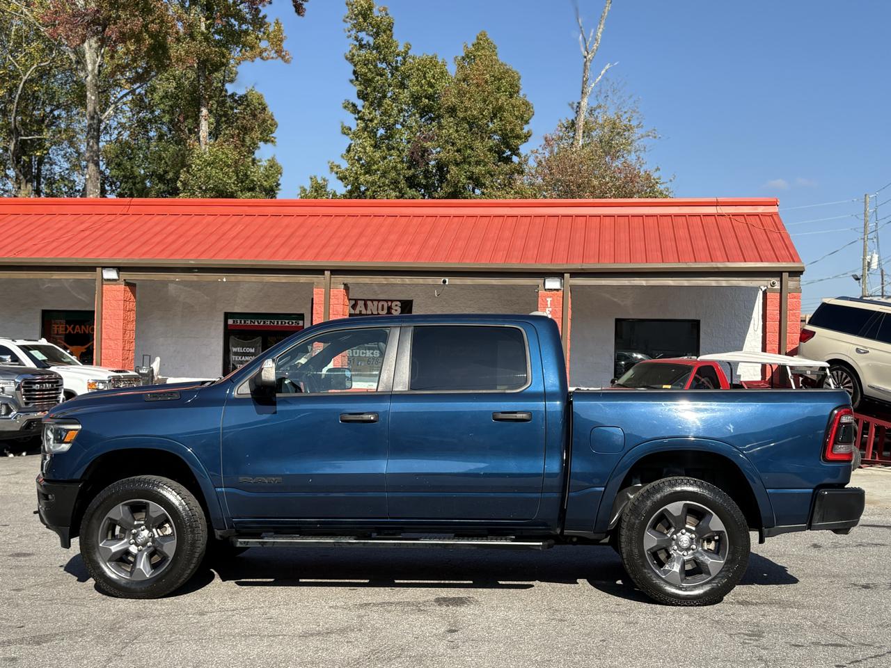 RAM 1500 Big Horn 4x4 Crew Cab 5'7" Box 2020