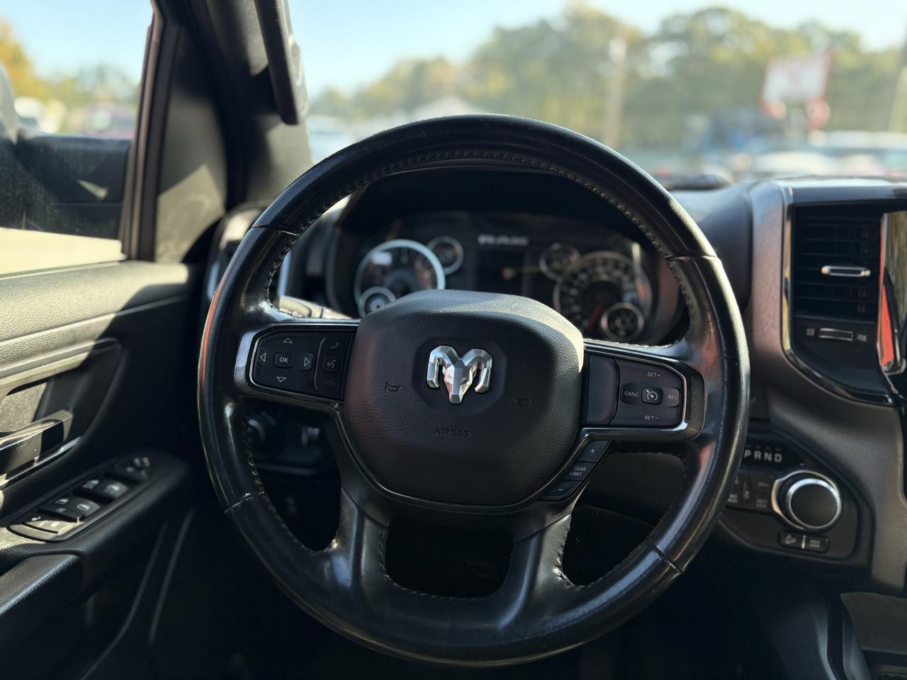 RAM 1500 Big Horn 4x4 Crew Cab 5'7" Box 2020