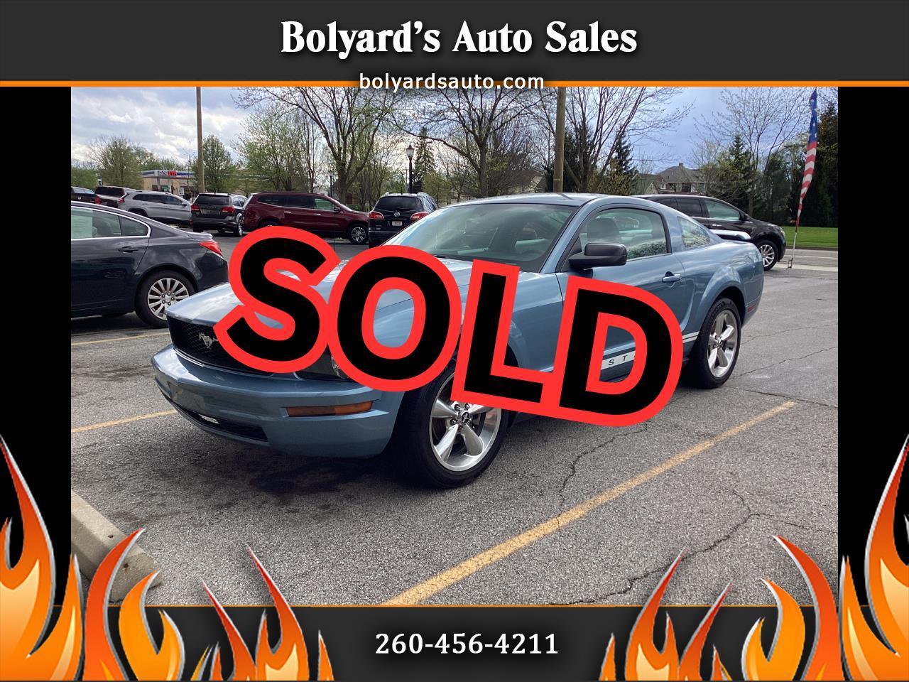 2005 Ford Mustang V6 Deluxe Coupe