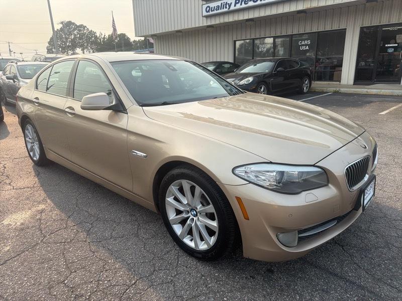 BMW 5-Series 528i 2011