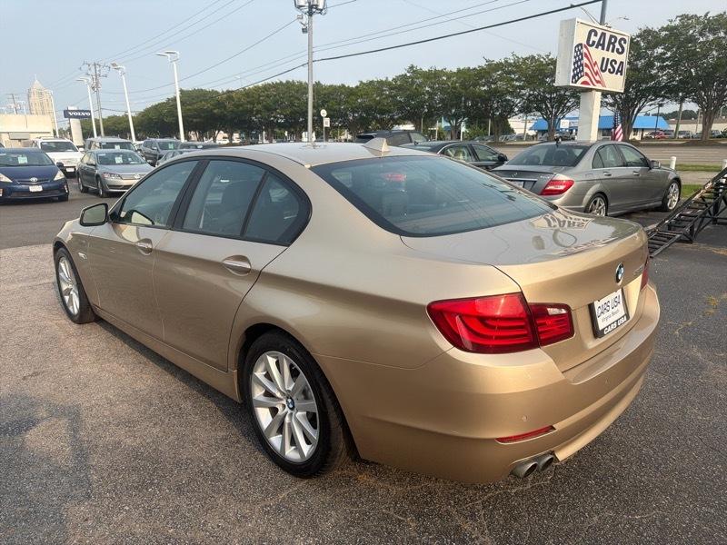 BMW 5-Series 528i 2011