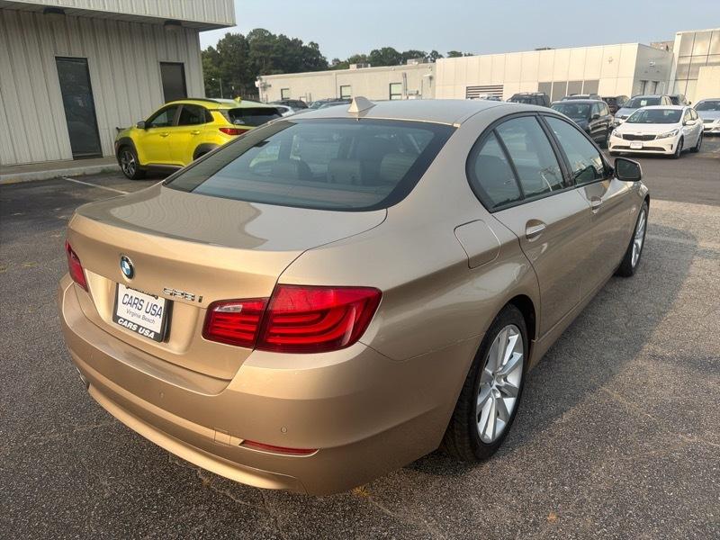 BMW 5-Series 528i 2011