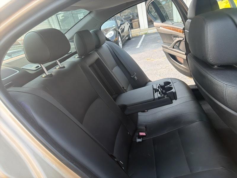 BMW 5-Series 528i 2011