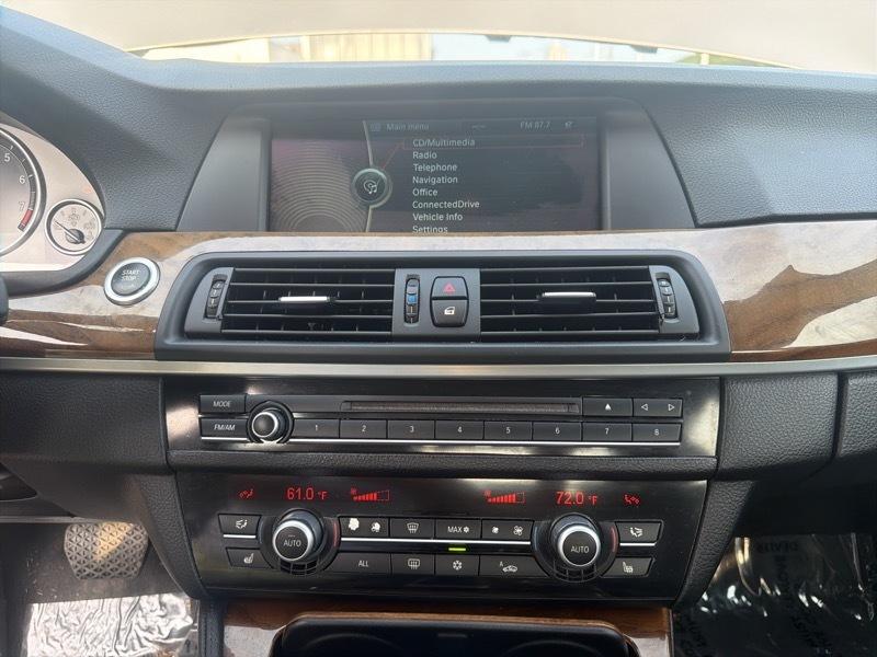 BMW 5-Series 528i 2011