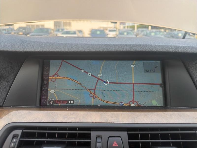 BMW 5-Series 528i 2011
