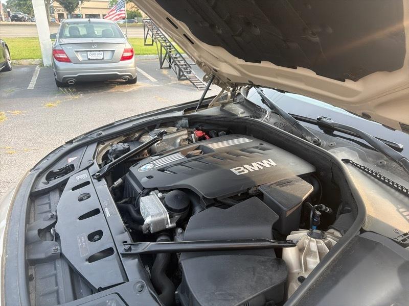 BMW 5-Series 528i 2011