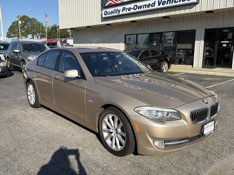 BMW 5-Series 528i 2011