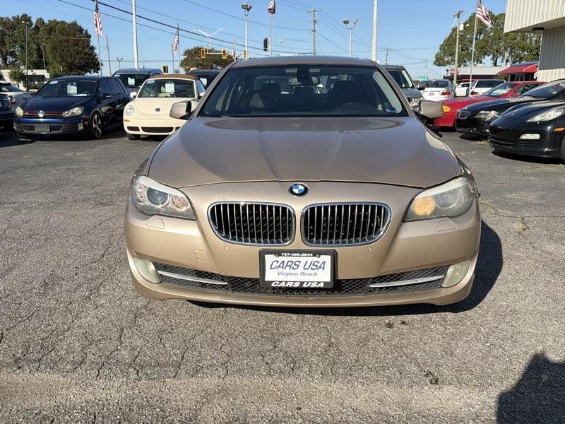 BMW 5-Series 528i 2011