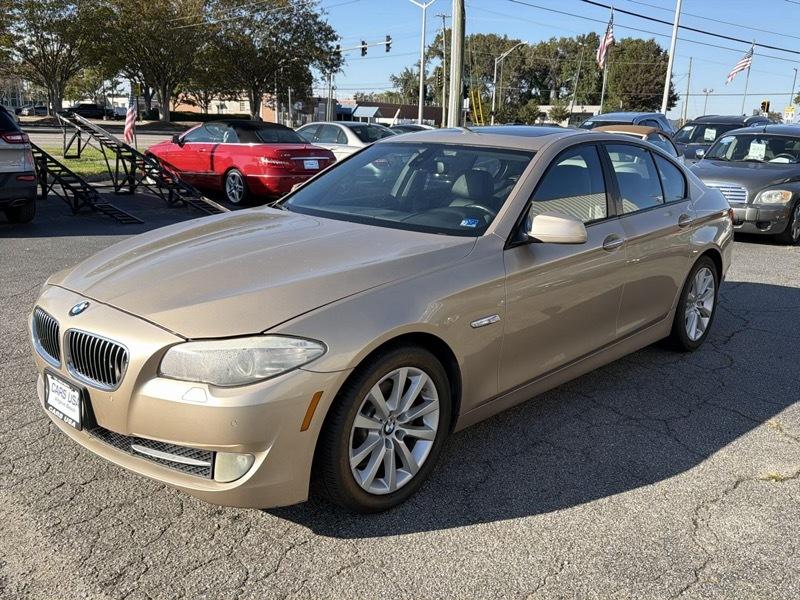 BMW 5-Series 528i 2011
