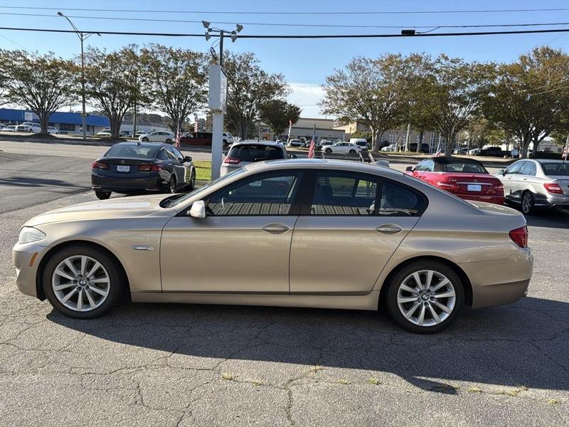 BMW 5-Series 528i 2011