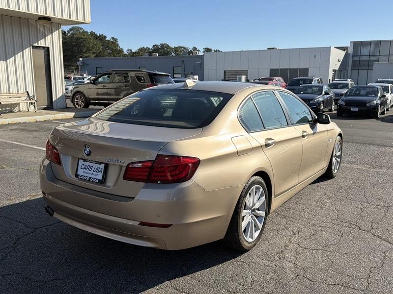 BMW 5-Series 528i 2011