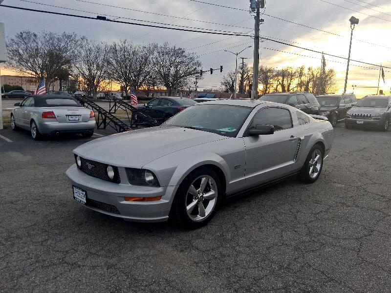 Ford Mustang GT Deluxe Coupe 2008