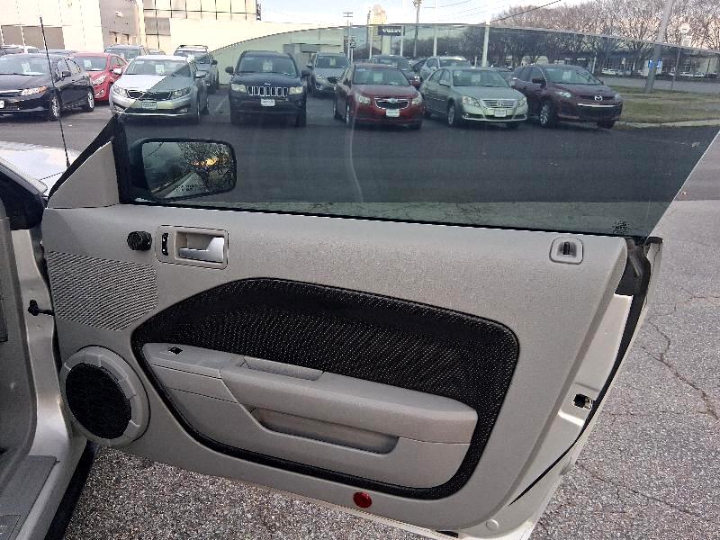 Ford Mustang GT Deluxe Coupe 2008