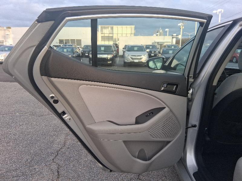 Kia Optima 4dr Sdn 2.4L Auto LX 2012