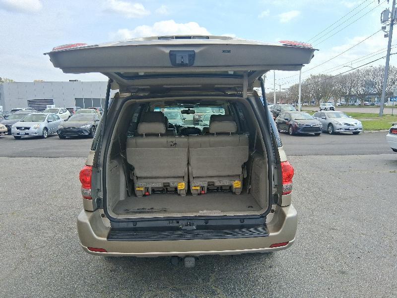 Toyota Sequoia Limited 2WD 2007