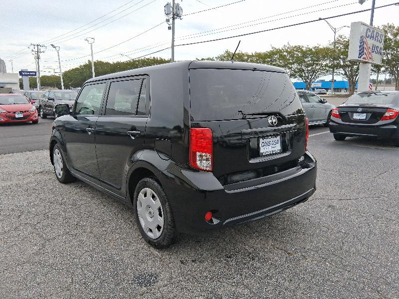 2013 Scion xB photo 3