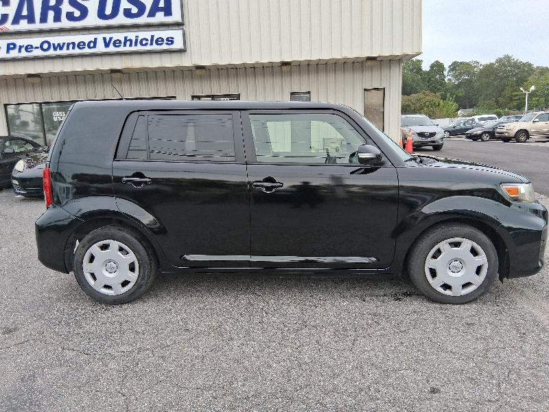 2013 Scion xB photo 7