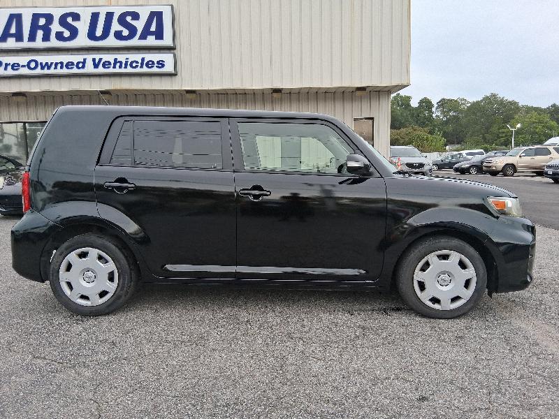2013 Scion xB photo 8