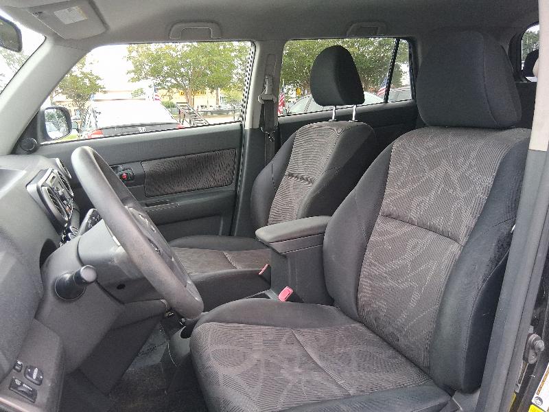 2013 Scion xB photo 11