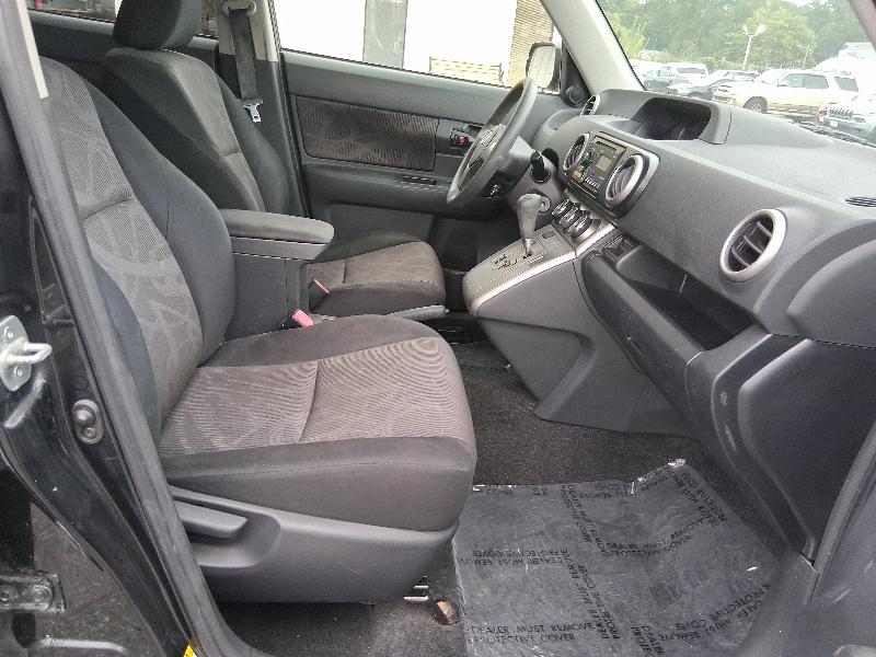 2013 Scion xB photo 15