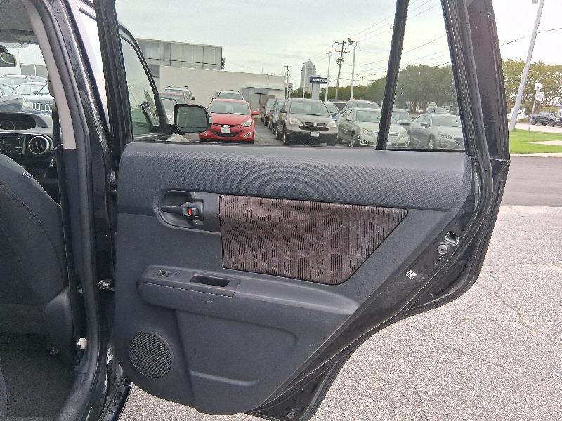 2013 Scion xB photo 17