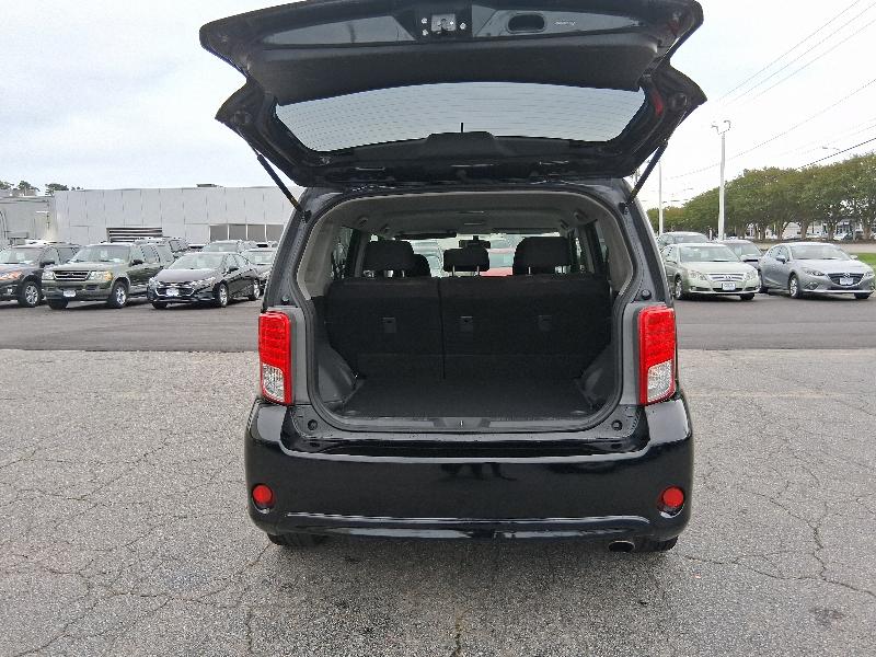 2013 Scion xB photo 22
