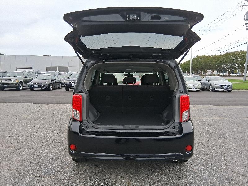 2013 Scion xB photo 23
