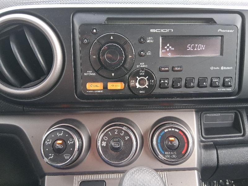 2013 Scion xB photo 28