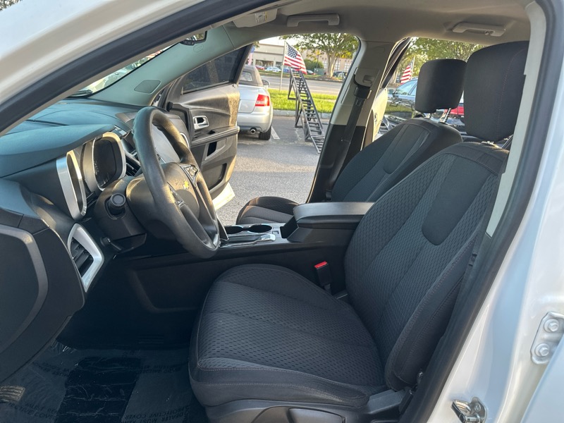 2014 Chevrolet Equinox LS photo 9