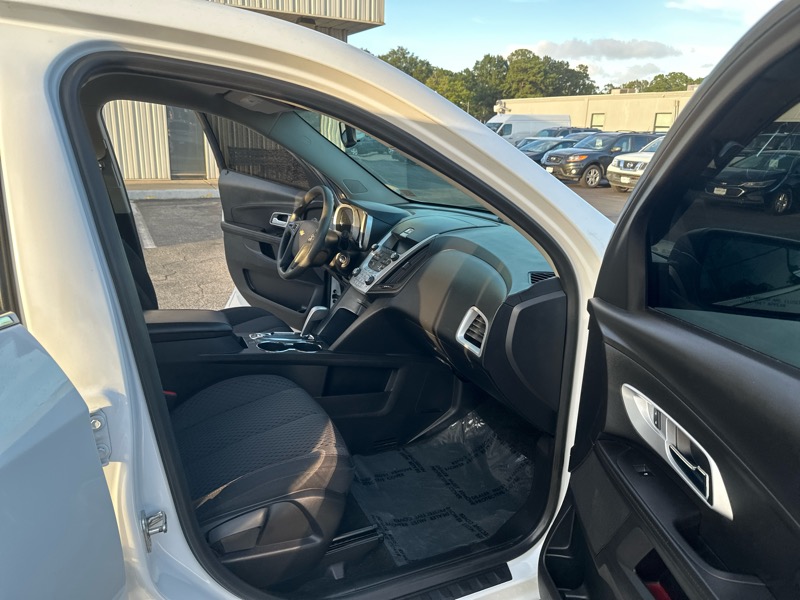 2014 Chevrolet Equinox LS photo 16