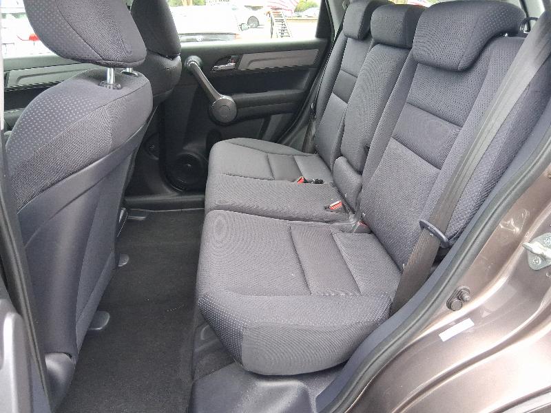 2009 Honda CR-V LX photo 26