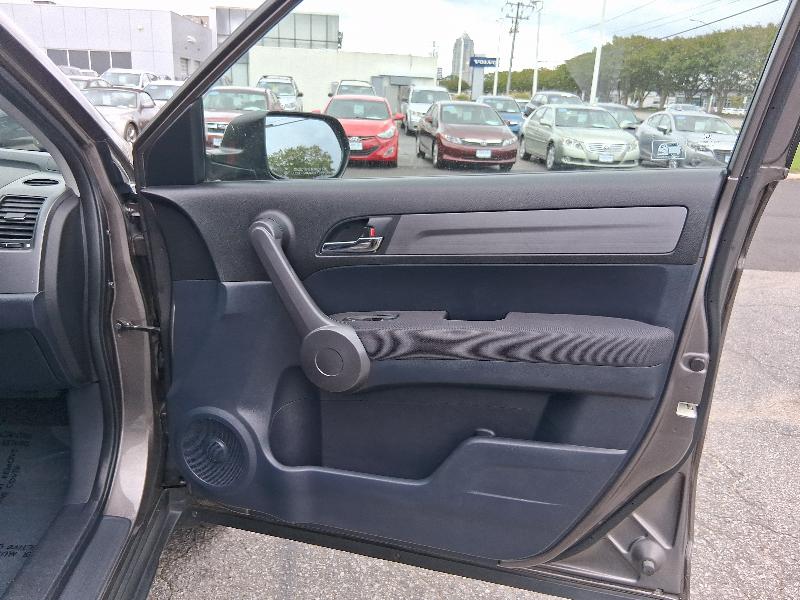 2009 Honda CR-V LX photo 28