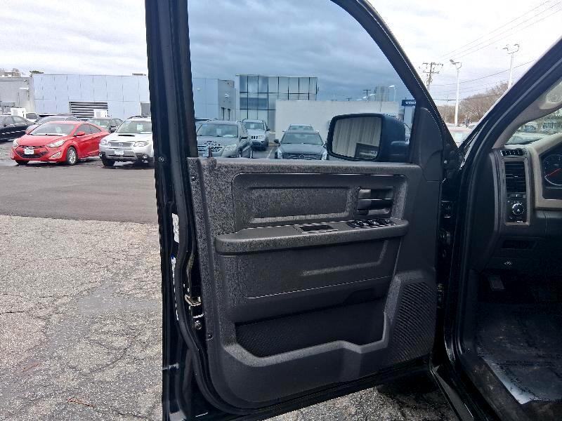 RAM 1500 ST Crew Cab 2WD 2012