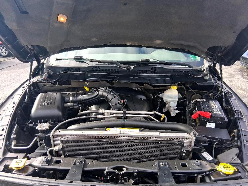 RAM 1500 ST Crew Cab 2WD 2012