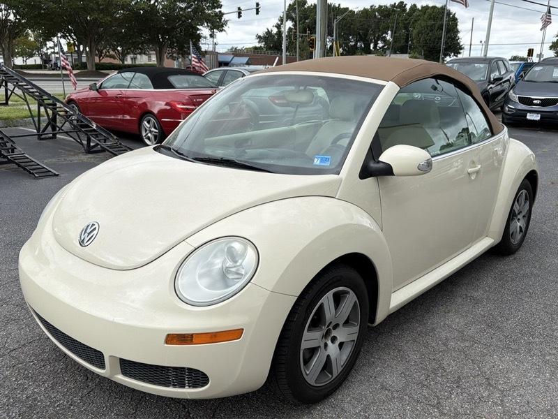 Volkswagen New Beetle 2.5L Convertible 2006