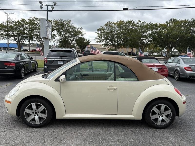 Volkswagen New Beetle 2.5L Convertible 2006