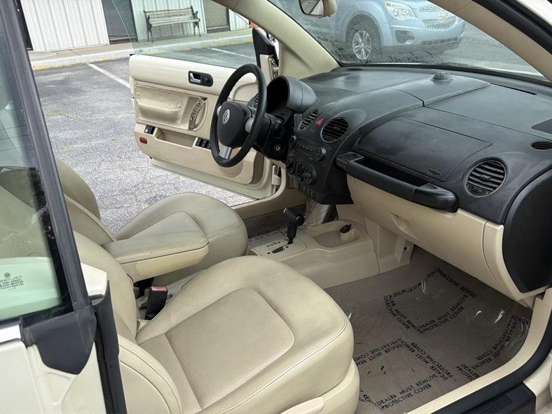 Volkswagen New Beetle 2.5L Convertible 2006