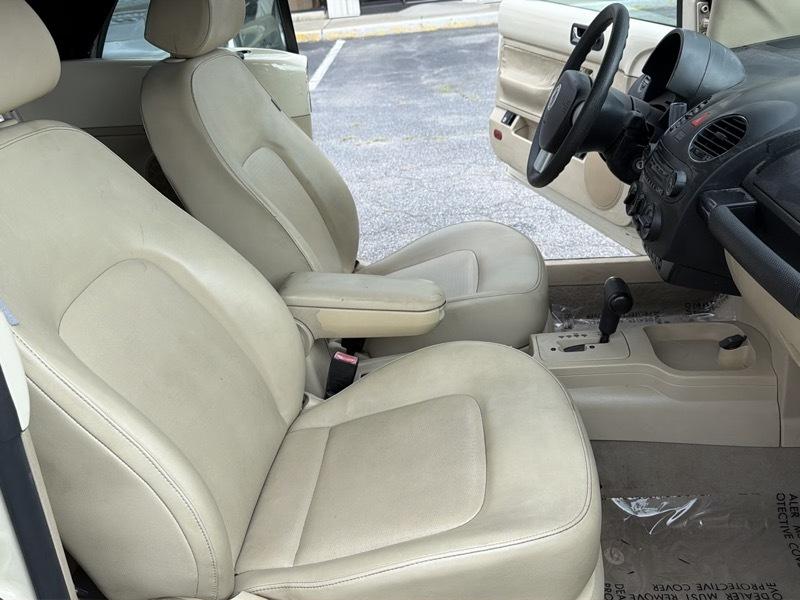 Volkswagen New Beetle 2.5L Convertible 2006