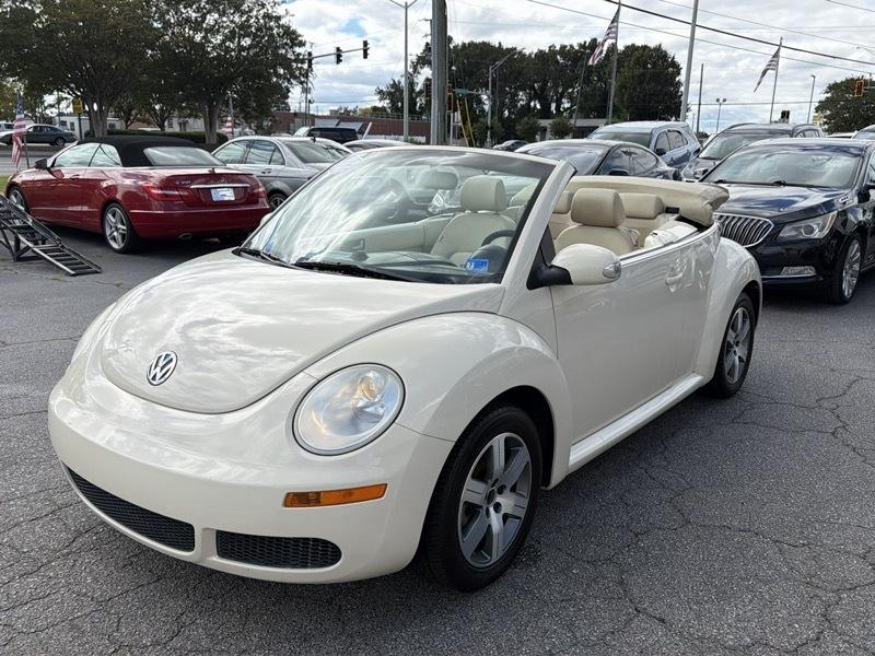 Volkswagen New Beetle 2.5L Convertible 2006