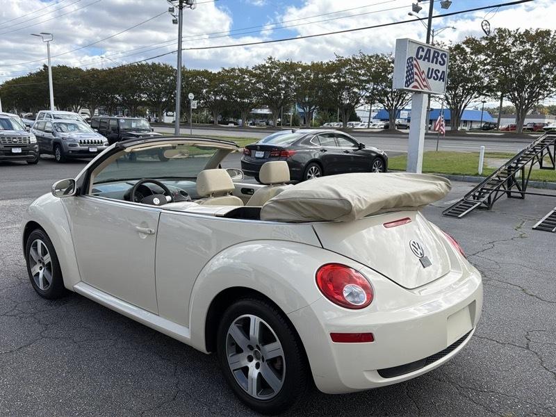 Volkswagen New Beetle 2.5L Convertible 2006