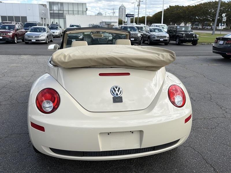 Volkswagen New Beetle 2.5L Convertible 2006